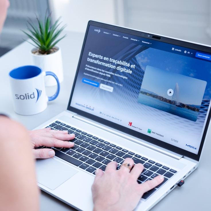Collaborative mobile app development workflow